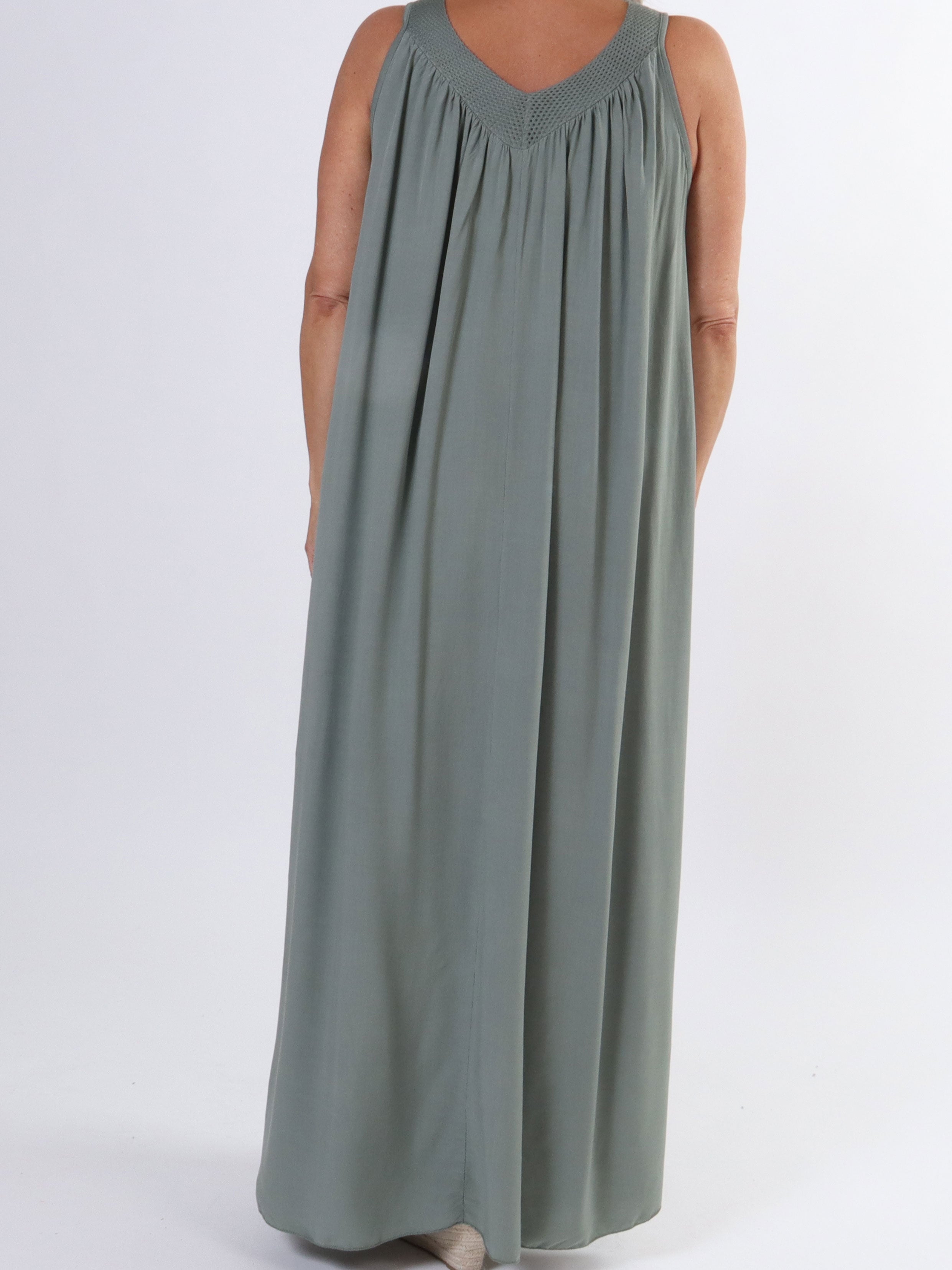 Arizona - Lang plus size sommerkjole med brede stropper